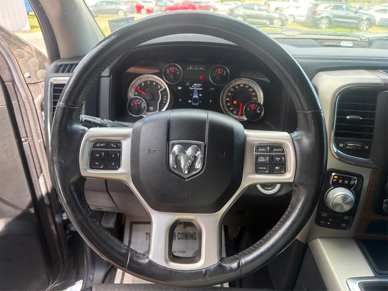 RAM 1500 Laramie Crew Cab SWB 4WD 2014