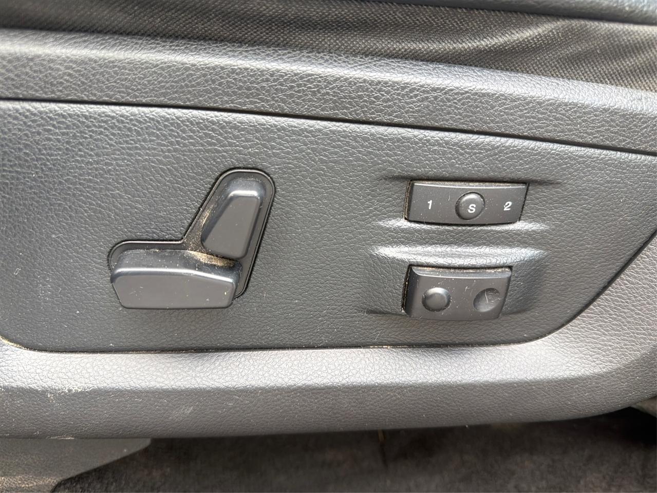 RAM 1500 Laramie Crew Cab SWB 4WD 2014