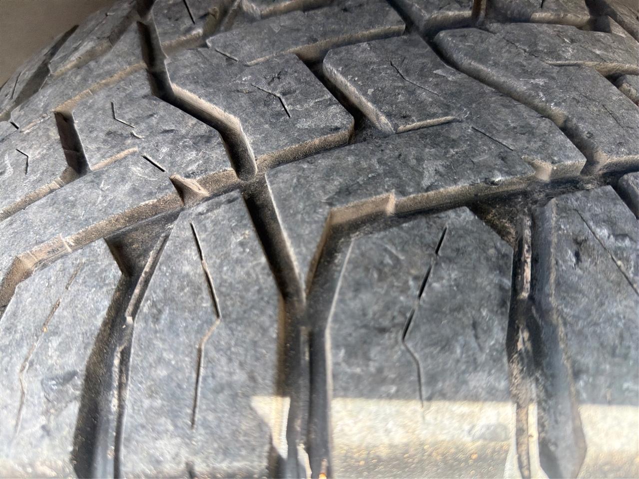 RAM 1500 Laramie Crew Cab SWB 4WD 2014