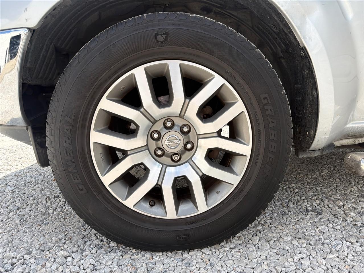 Nissan Frontier SL Crew Cab 2WD 2013