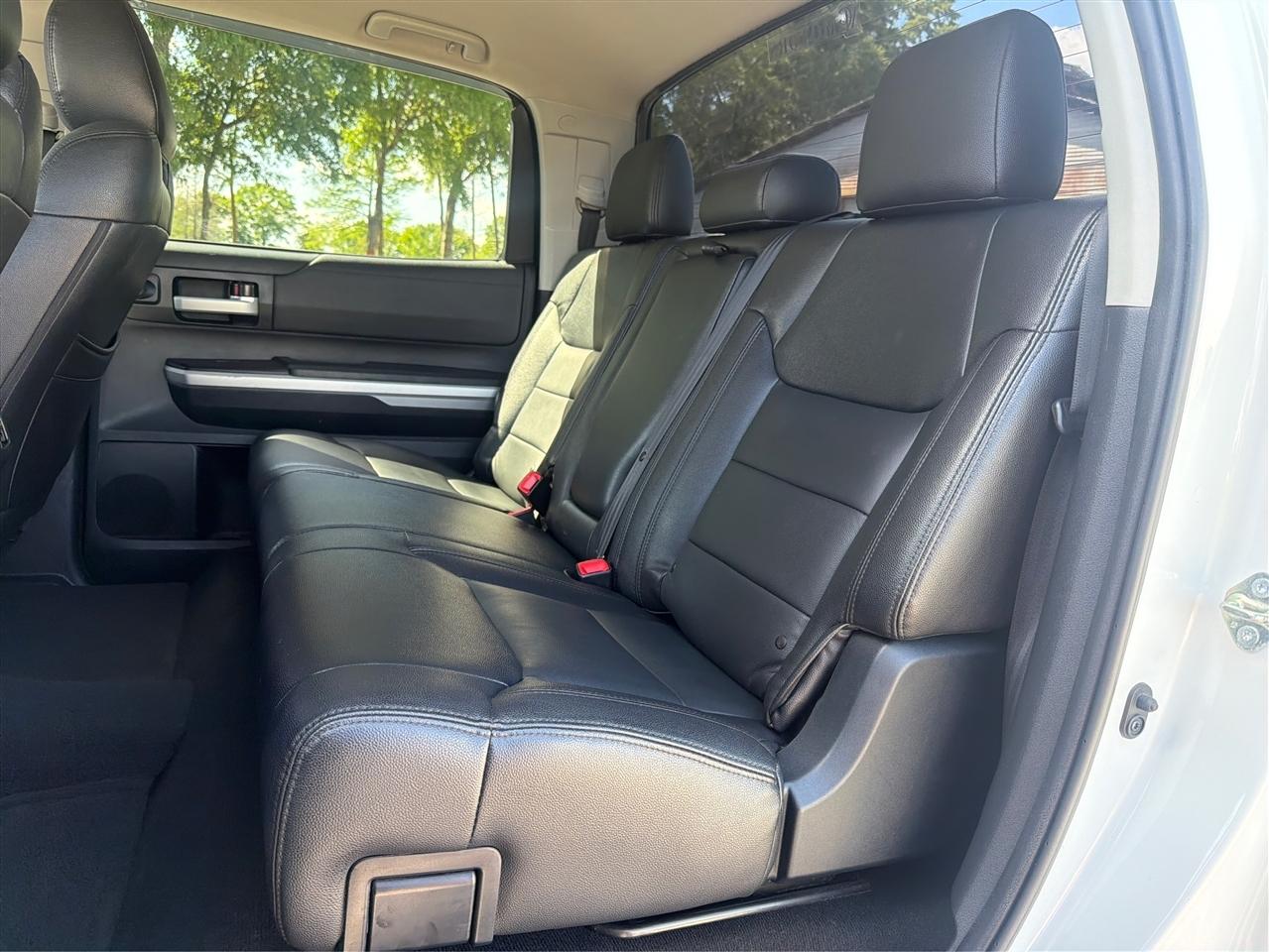 Toyota Tundra SR5 5.7L V8 FFV CrewMax 4WD 2016