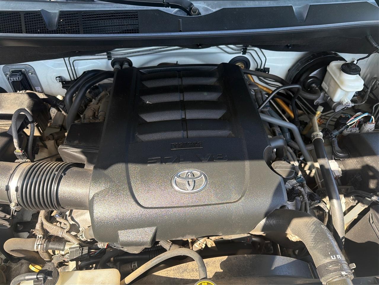 Toyota Tundra SR5 5.7L V8 FFV CrewMax 4WD 2016