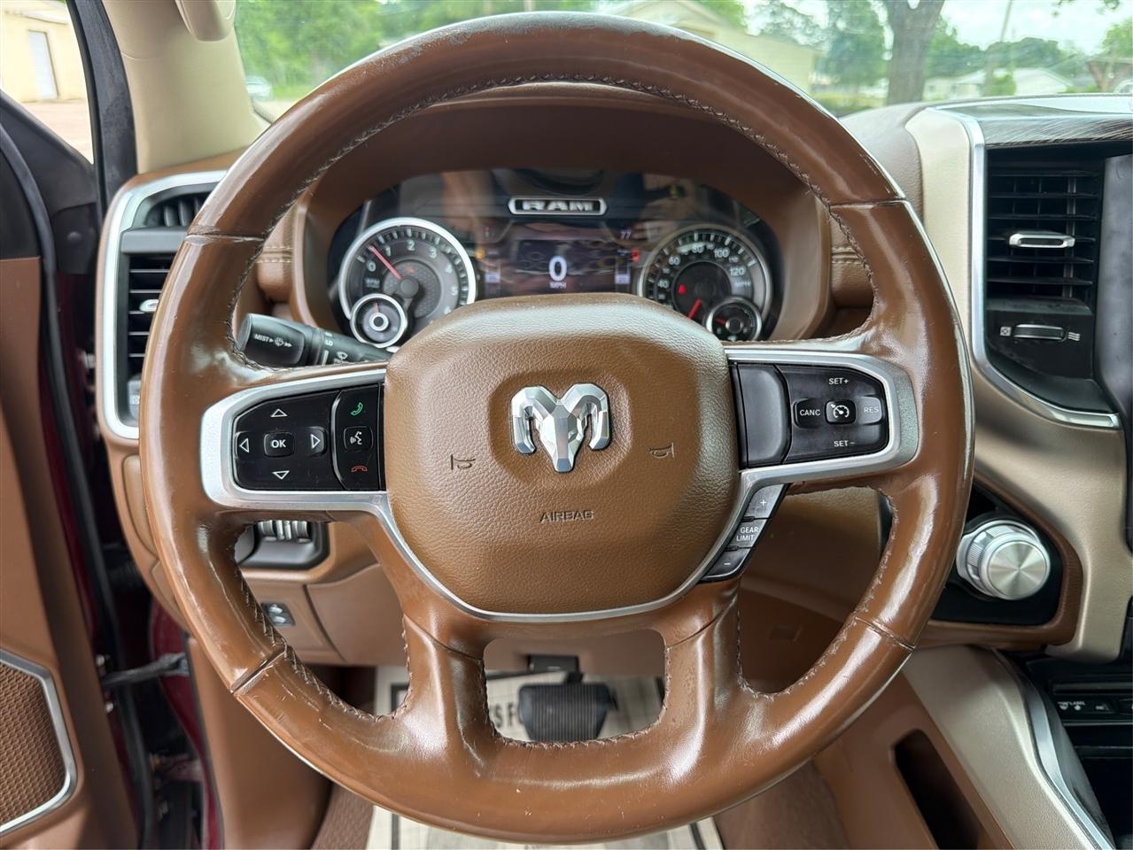 RAM 1500 Laramie Crew Cab SWB 2WD 2019