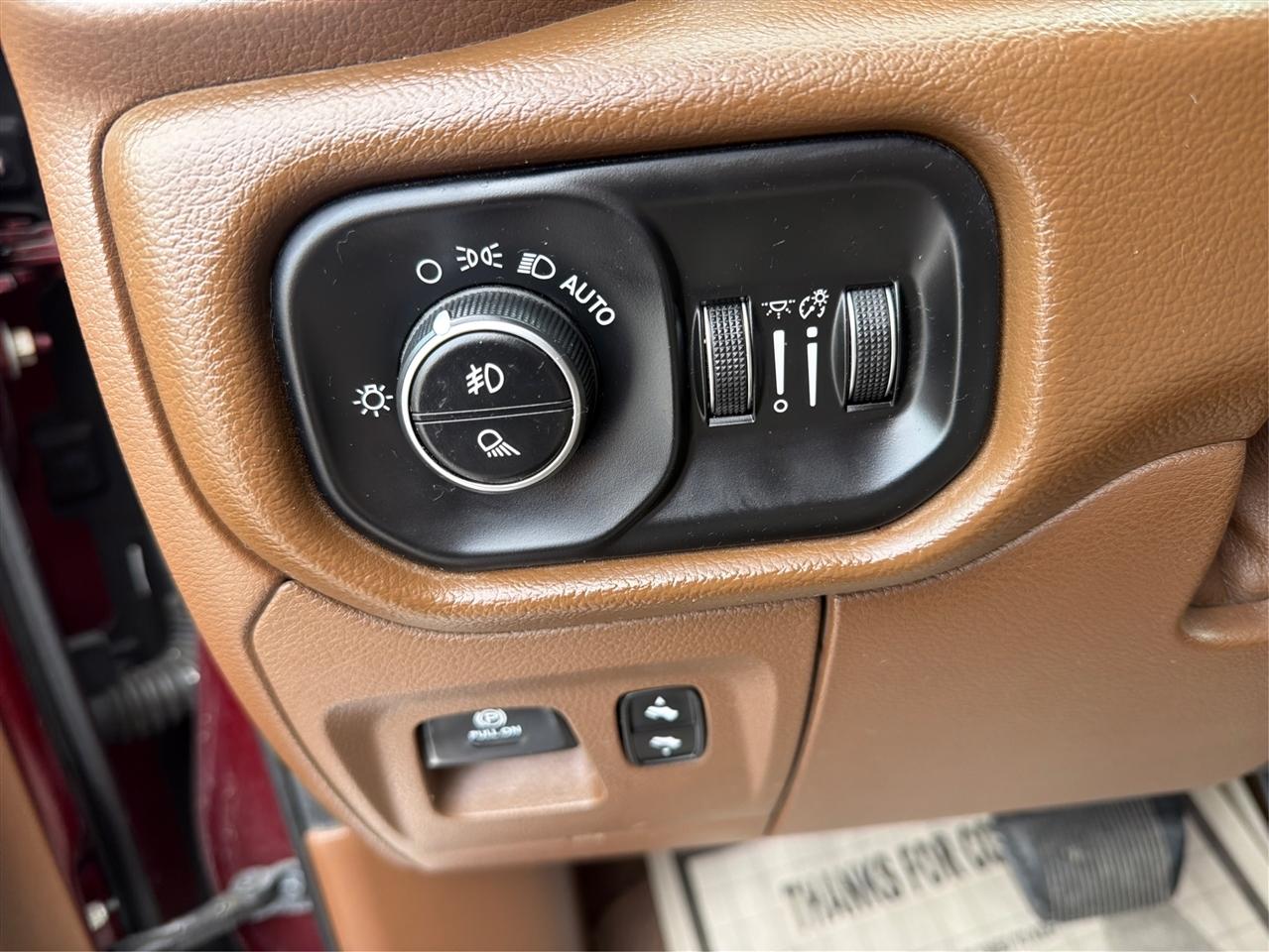 RAM 1500 Laramie Crew Cab SWB 2WD 2019