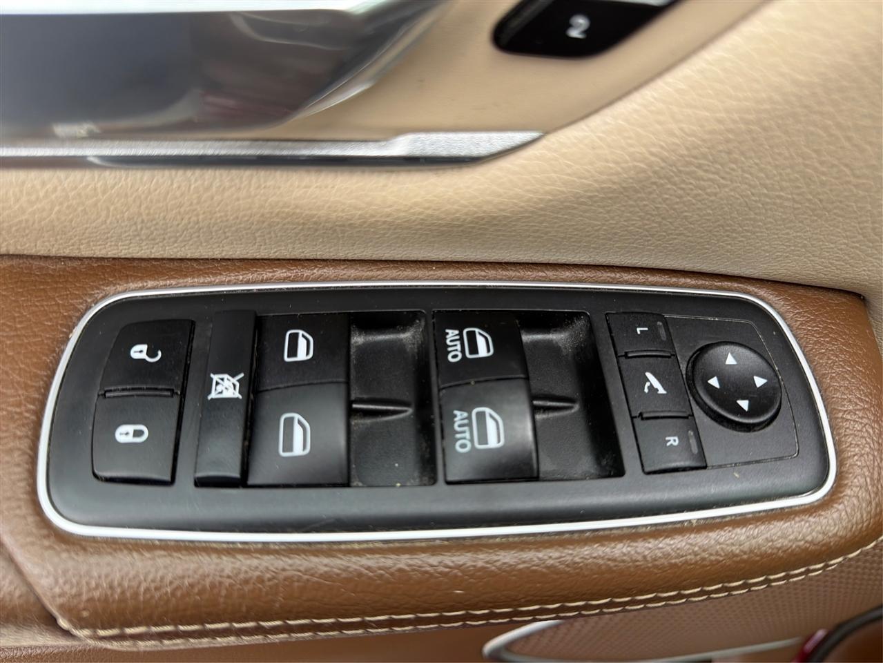 RAM 1500 Laramie Crew Cab SWB 2WD 2019