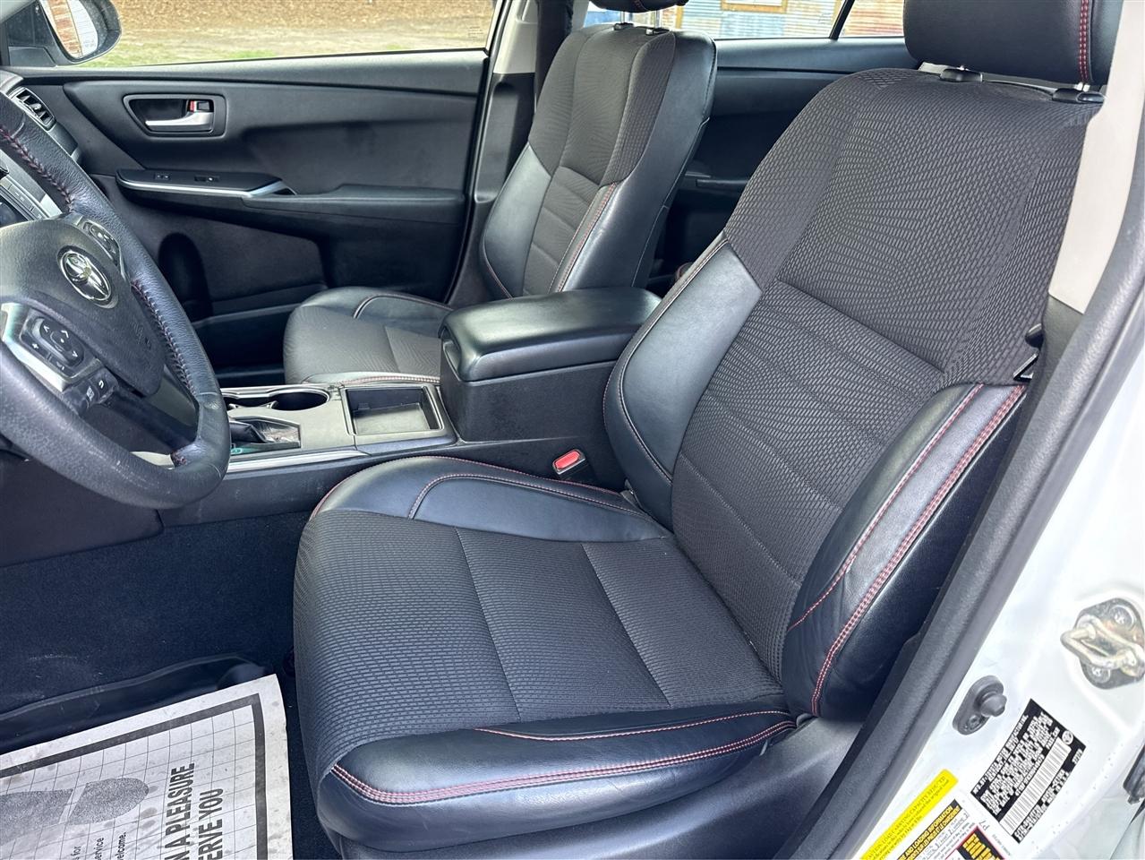 Toyota Camry SE 2017