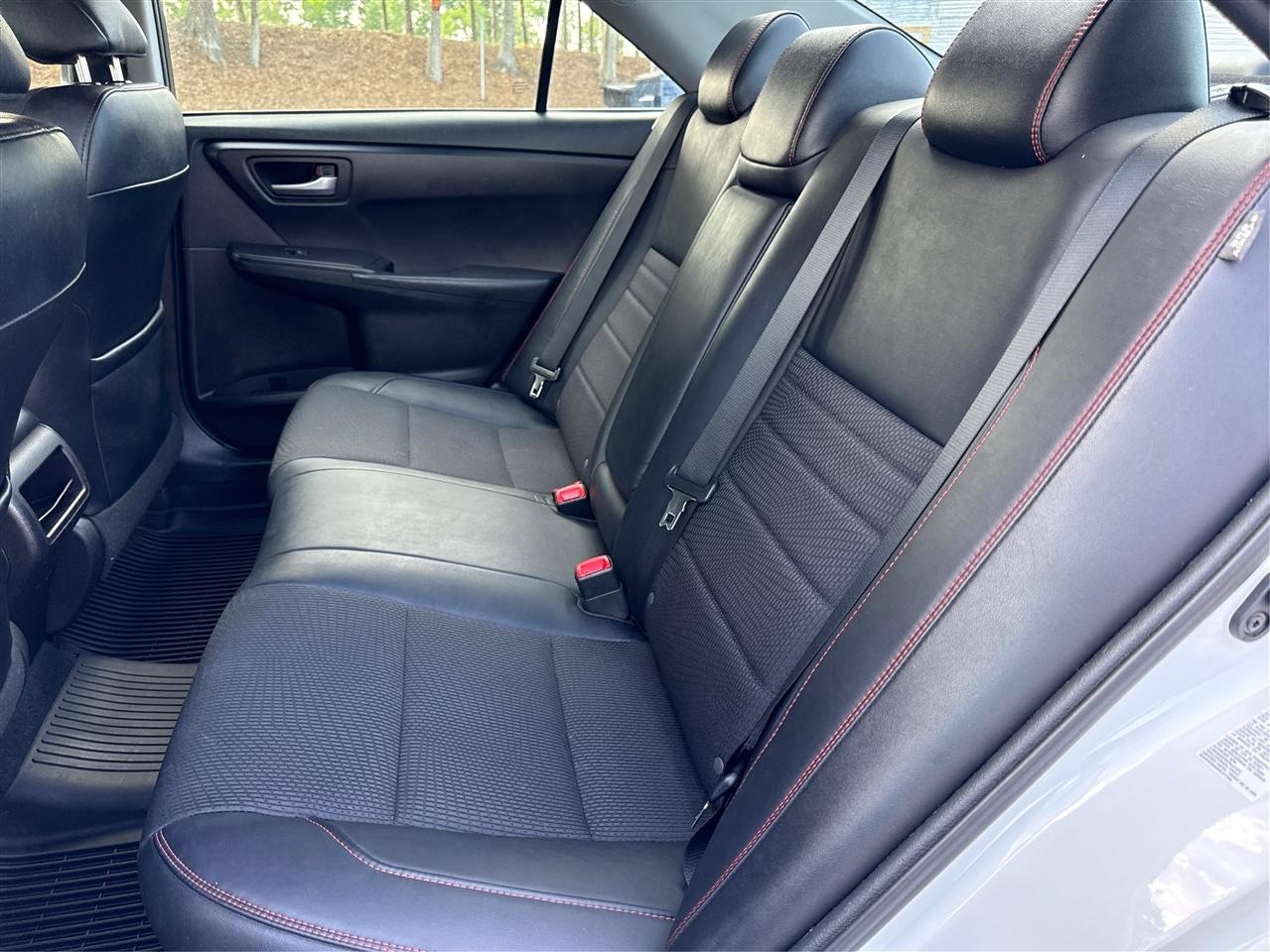 Toyota Camry SE 2017