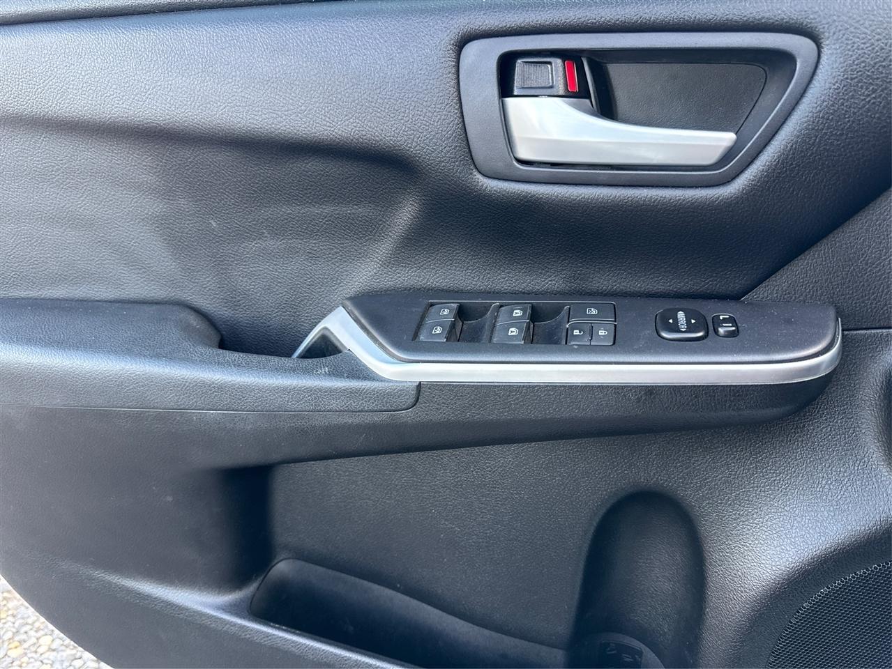 Toyota Camry SE 2017