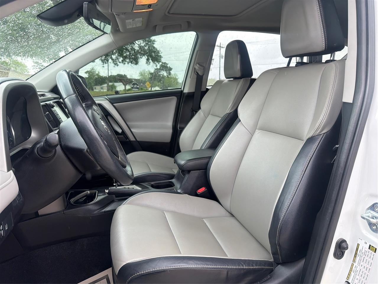 Toyota RAV4 Limited FWD 2017