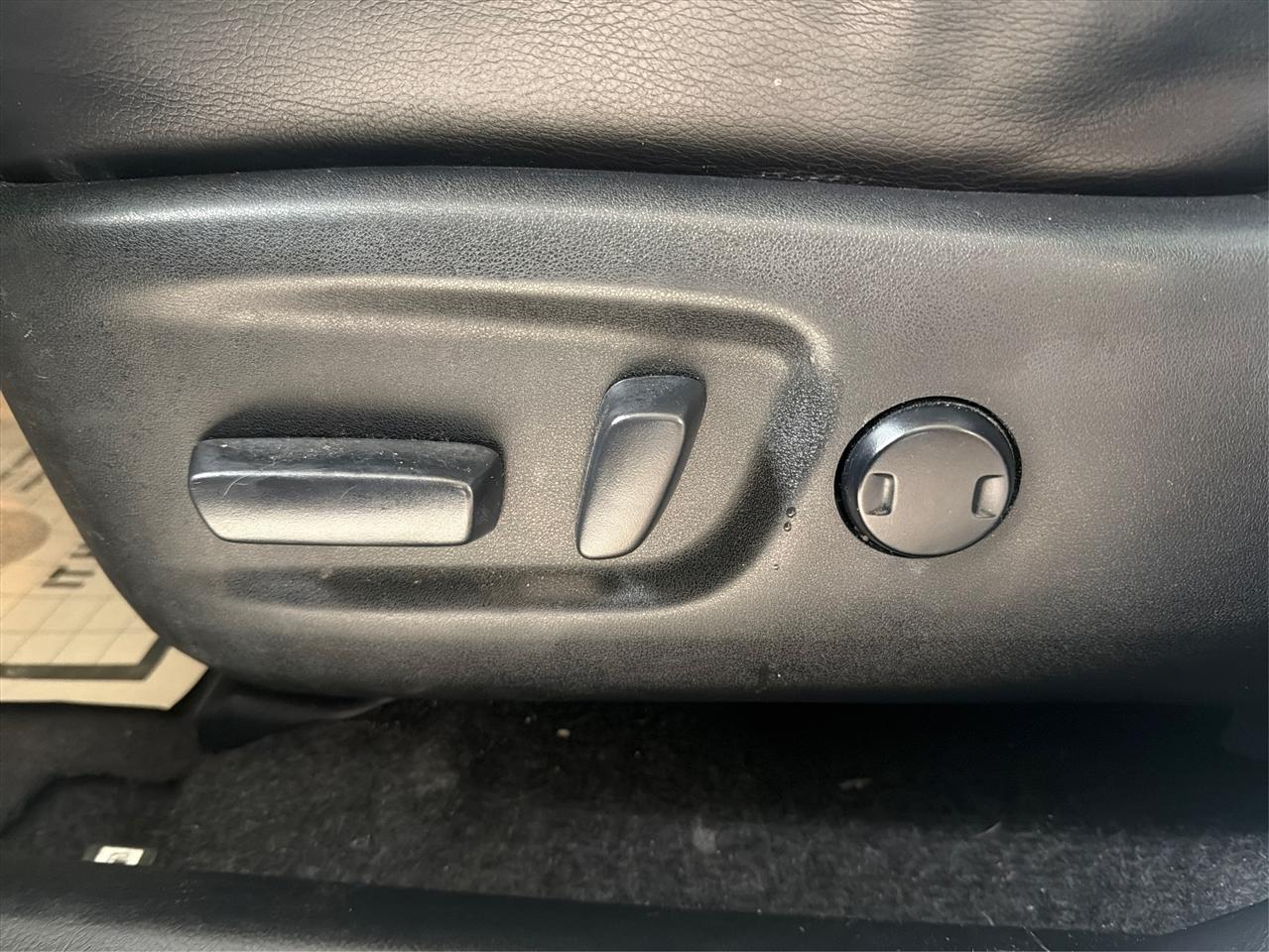 Toyota RAV4 Limited FWD 2017