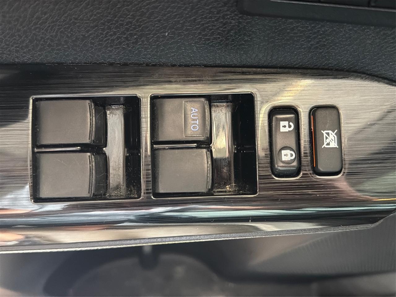 Toyota RAV4 Limited FWD 2017