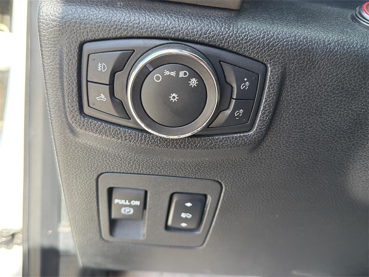 Ford F-150 Lariat SuperCrew 5.5-ft. Bed 4WD 2016