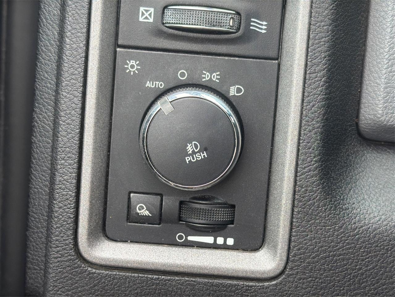 RAM 1500 Tradesman Quad Cab 2WD 2014