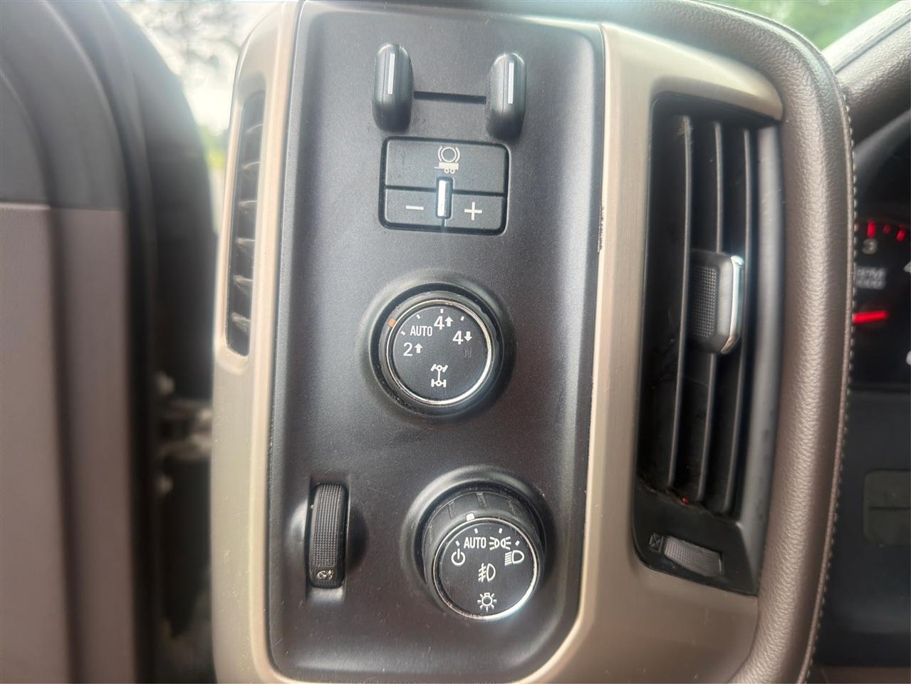 GMC Sierra 1500 Denali Crew Cab Short Box 4WD 2015