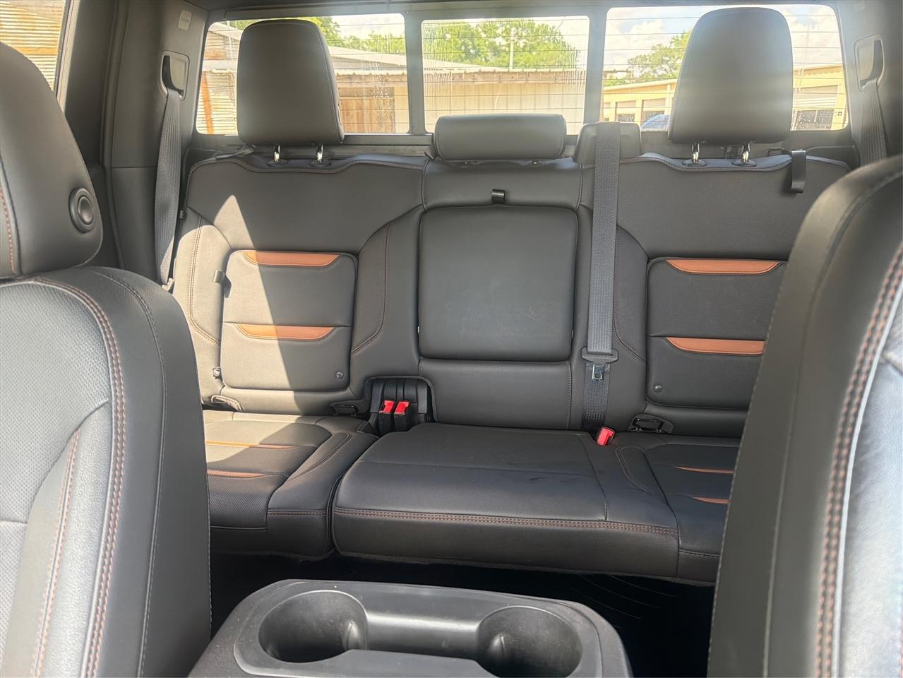 GMC Sierra 1500 AT4 Crew Cab 4WD 2019