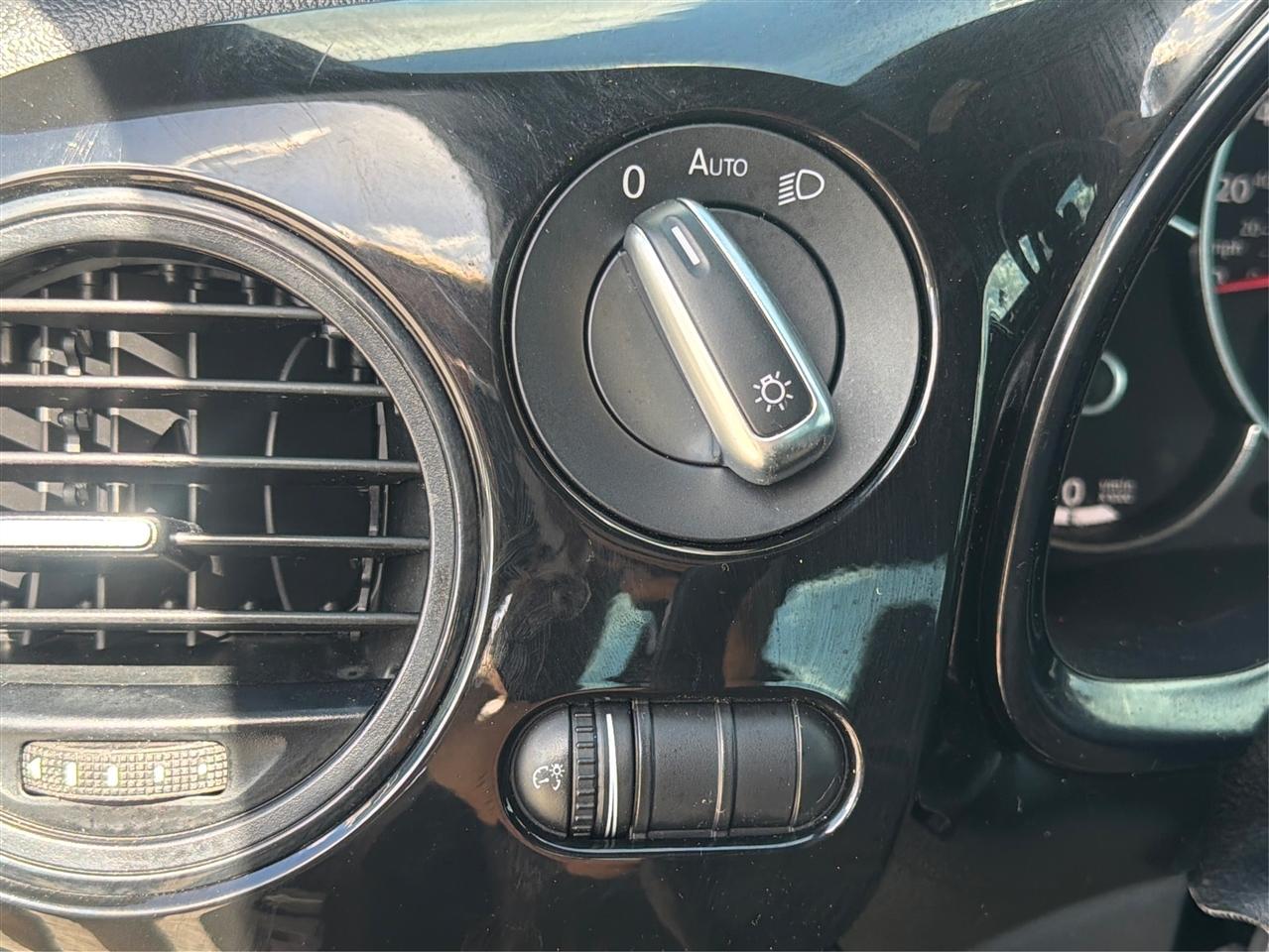 Volkswagen Beetle 1.8T S 2016