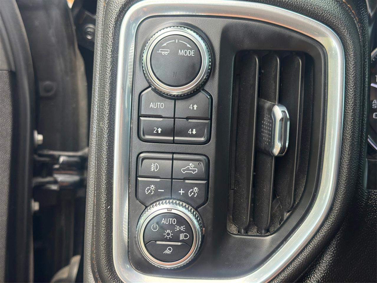 GMC Sierra 1500 AT4 Crew Cab Short Box 4WD 2021