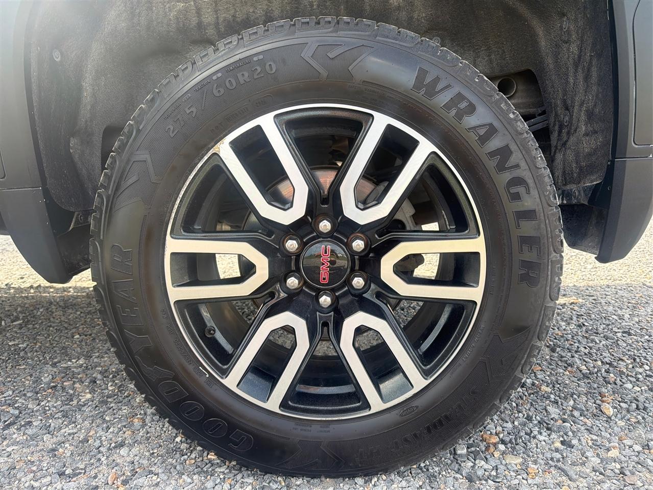 GMC Sierra 1500 AT4 Crew Cab Short Box 4WD 2021