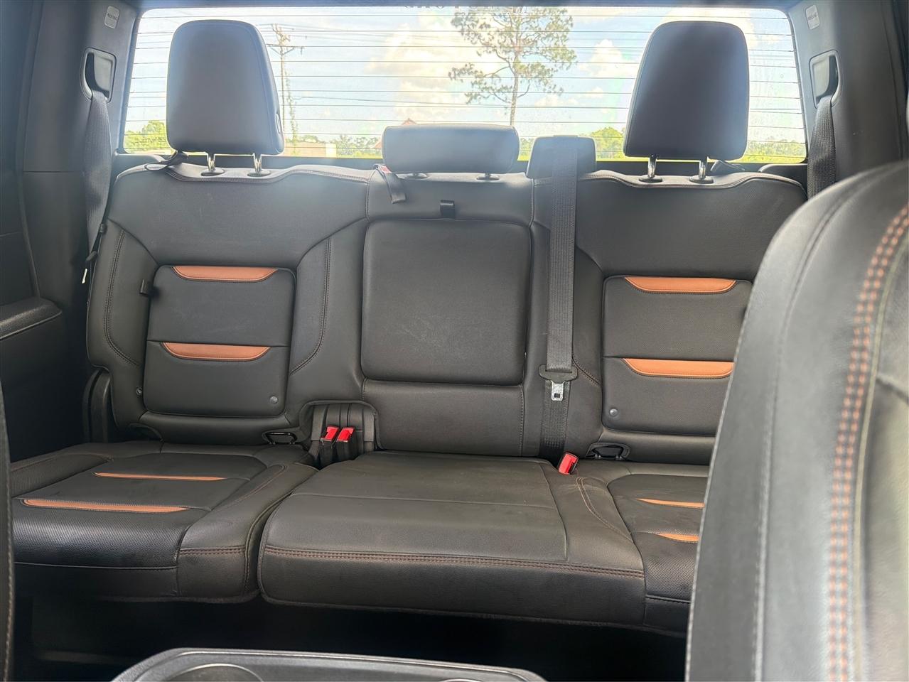 GMC Sierra 1500 AT4 Crew Cab Short Box 4WD 2021