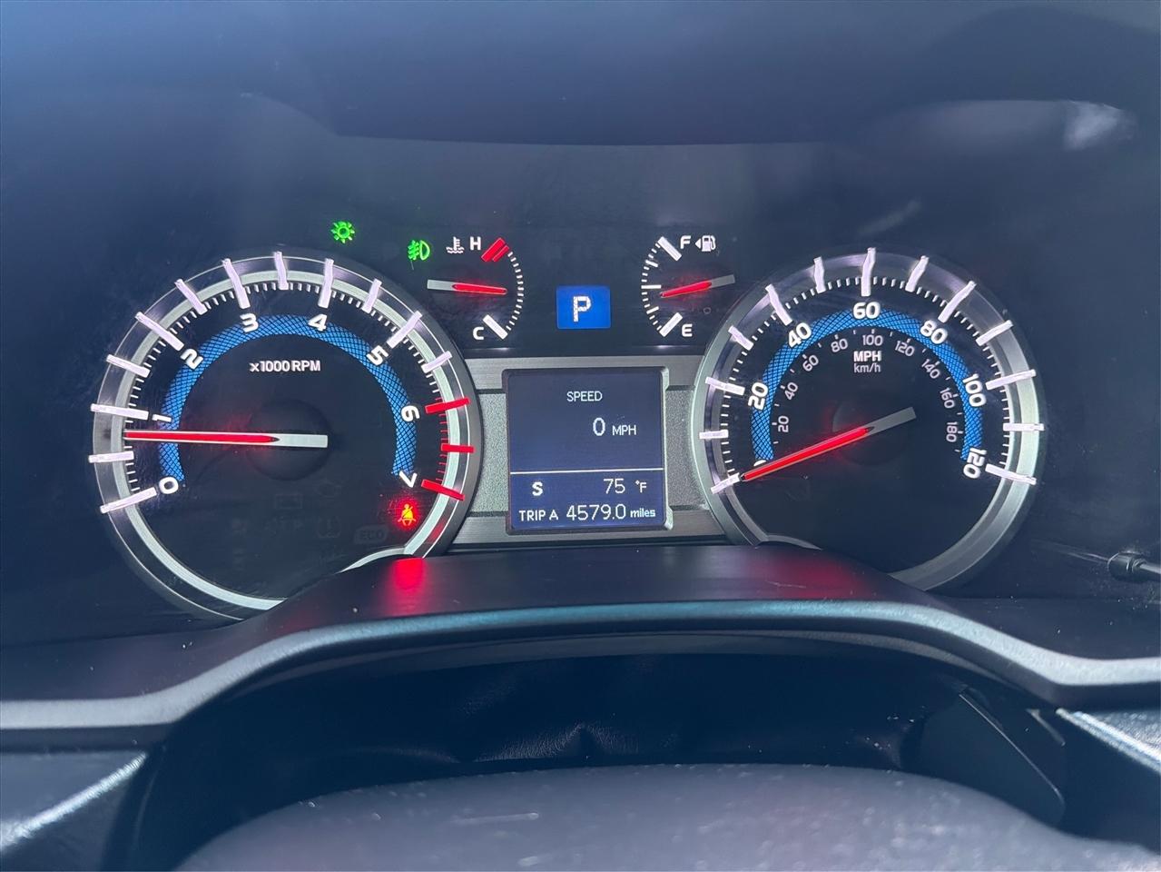 Toyota 4Runner SR5 2WD 2018