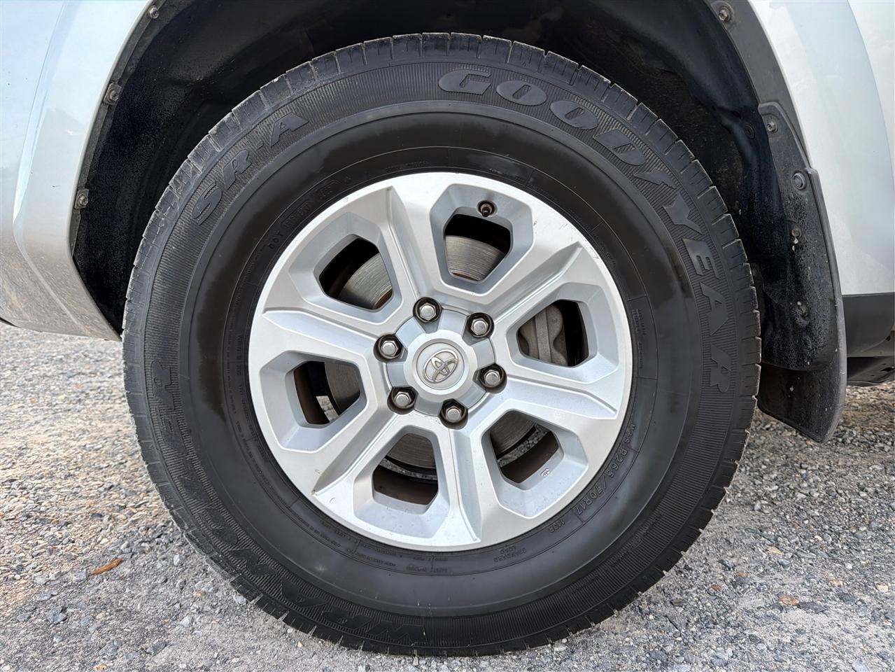 Toyota 4Runner SR5 2WD 2018