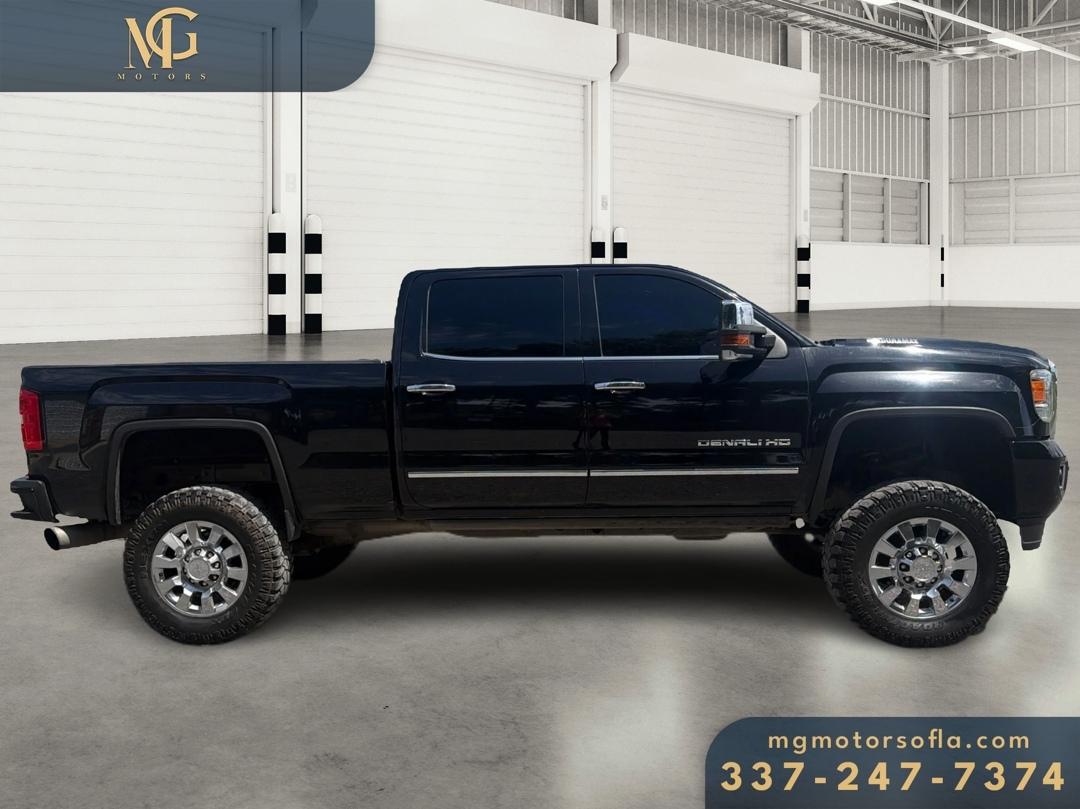 GMC Sierra 2500HD Denali Crew Cab 4WD 2019