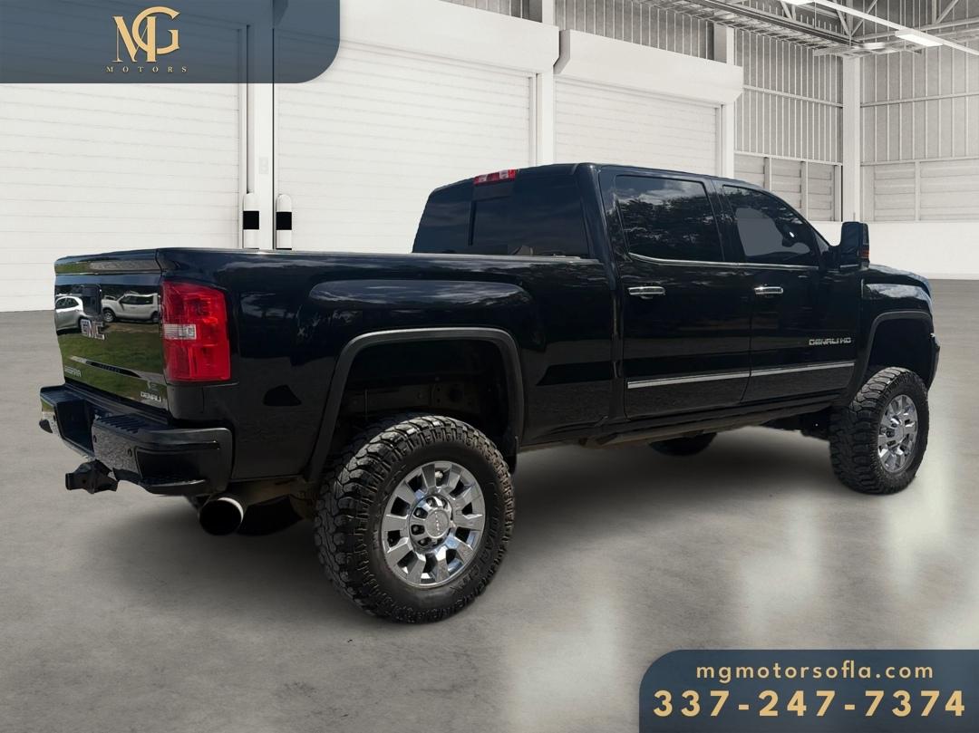GMC Sierra 2500HD Denali Crew Cab 4WD 2019