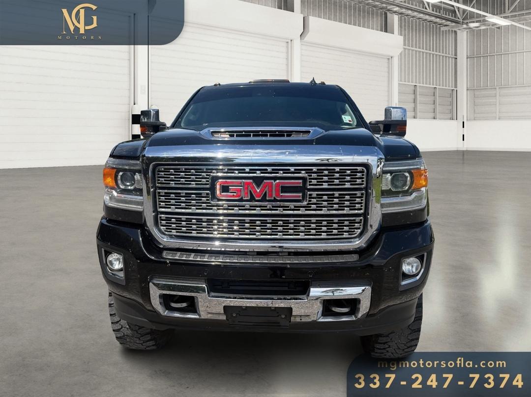 GMC Sierra 2500HD Denali Crew Cab 4WD 2019