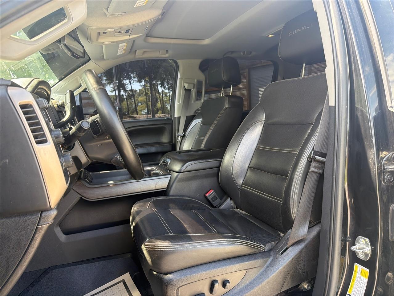 GMC Sierra 2500HD Denali Crew Cab 4WD 2019