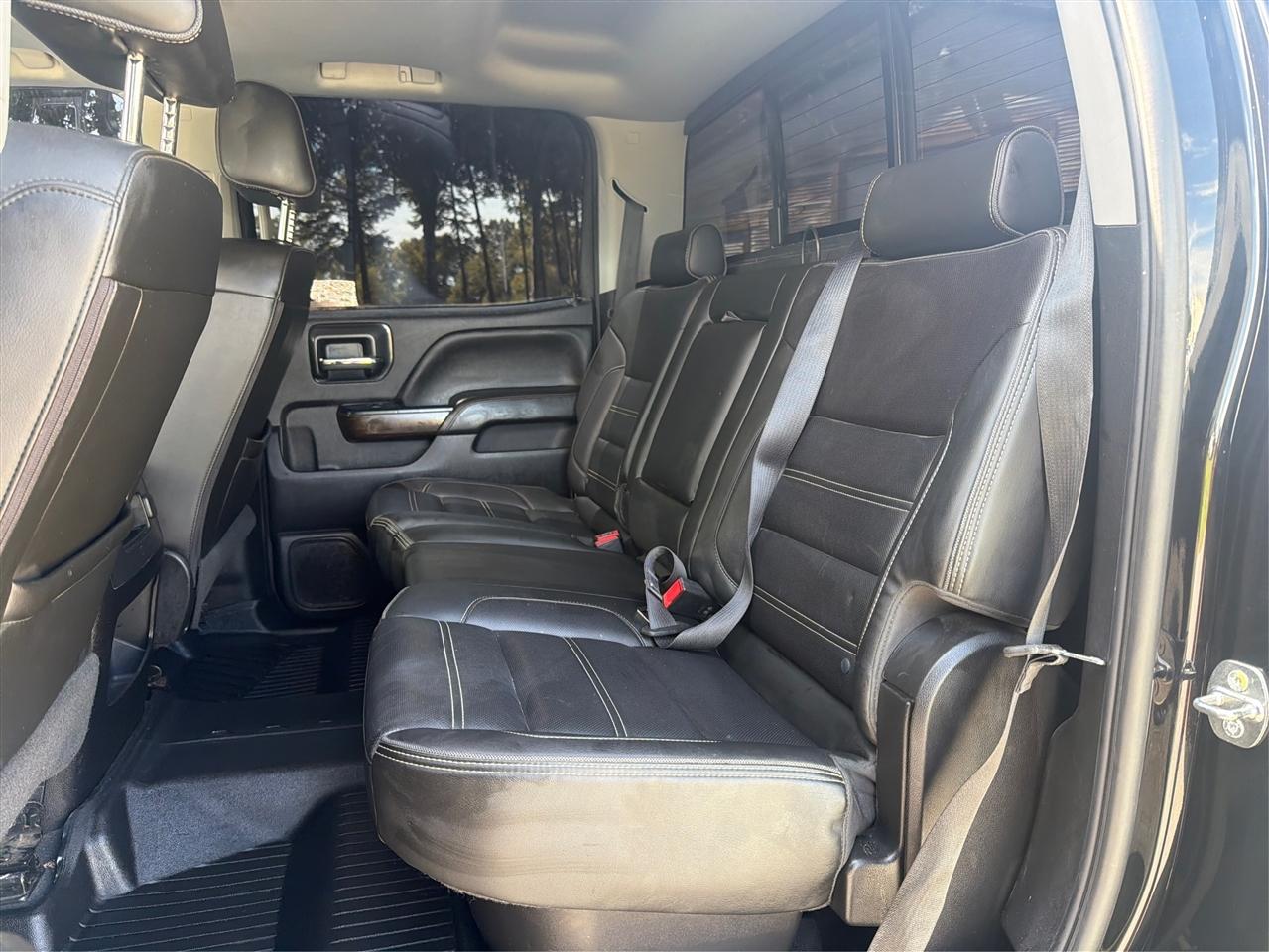 GMC Sierra 2500HD Denali Crew Cab 4WD 2019