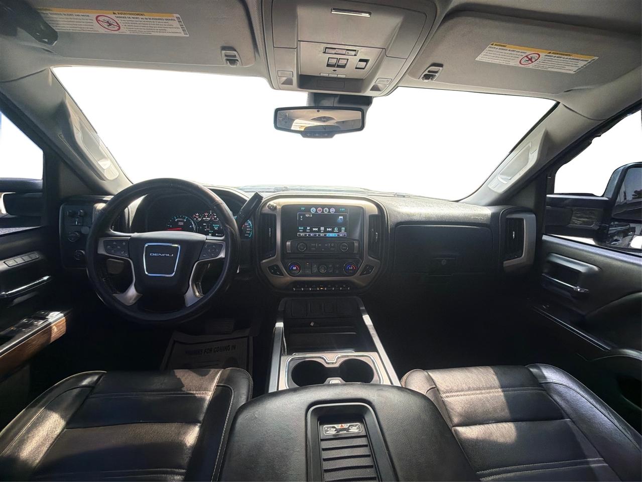 GMC Sierra 2500HD Denali Crew Cab 4WD 2019