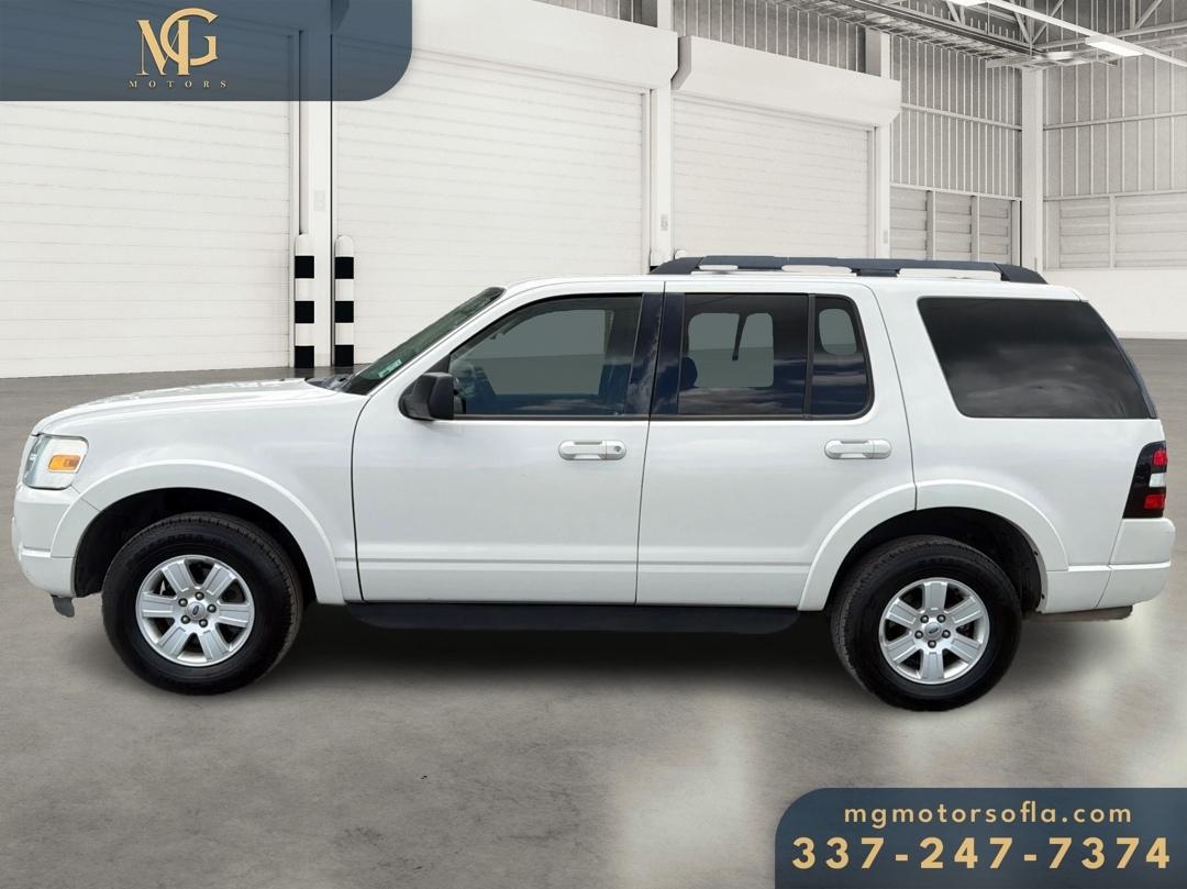 Ford Explorer XLT 4.0L 2WD 2010