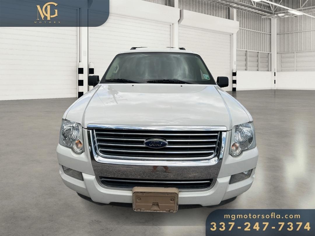 Ford Explorer XLT 4.0L 2WD 2010
