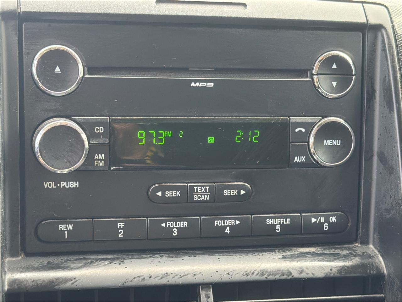 Ford Explorer XLT 4.0L 2WD 2010