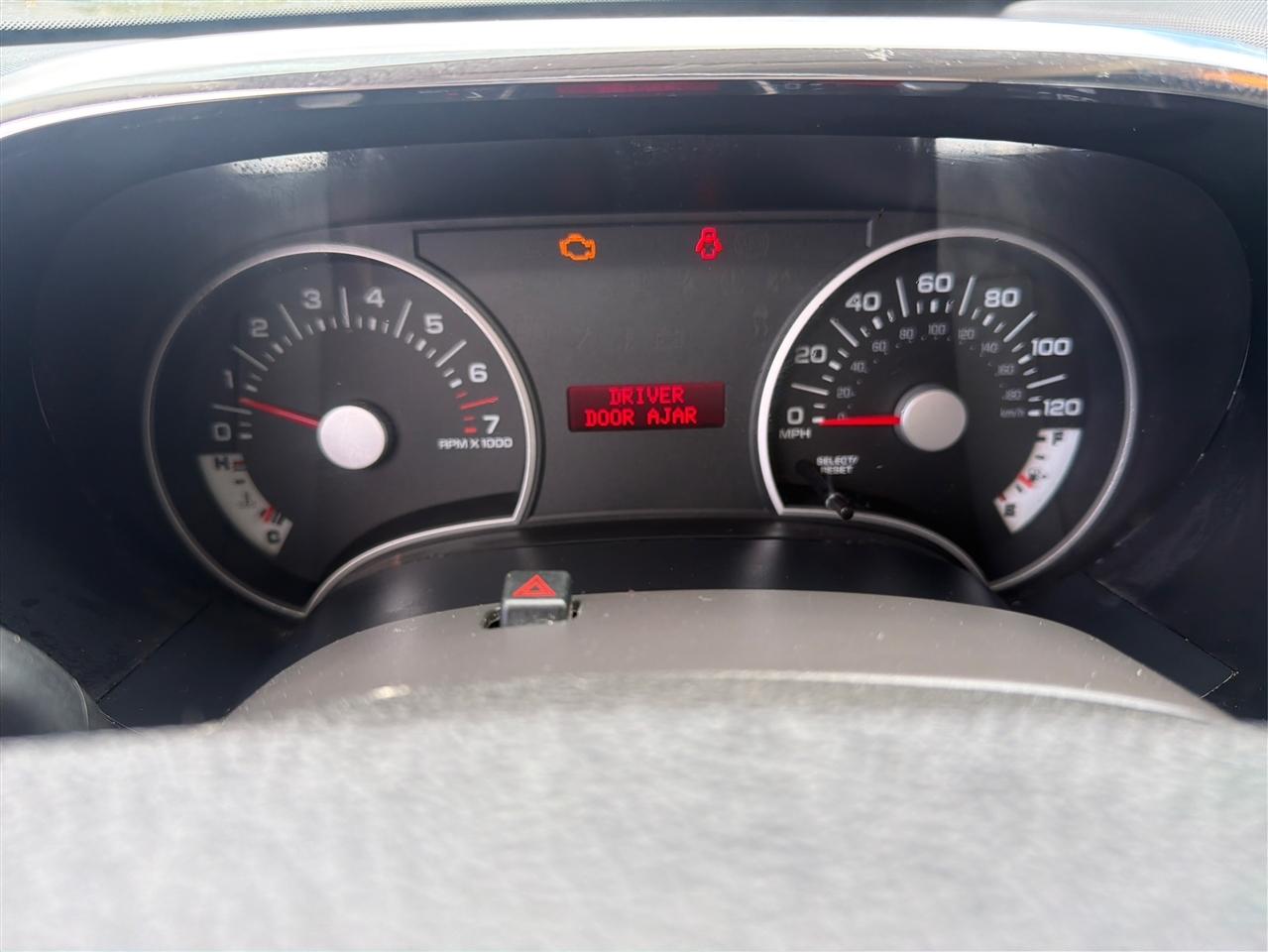 Ford Explorer XLT 4.0L 2WD 2010