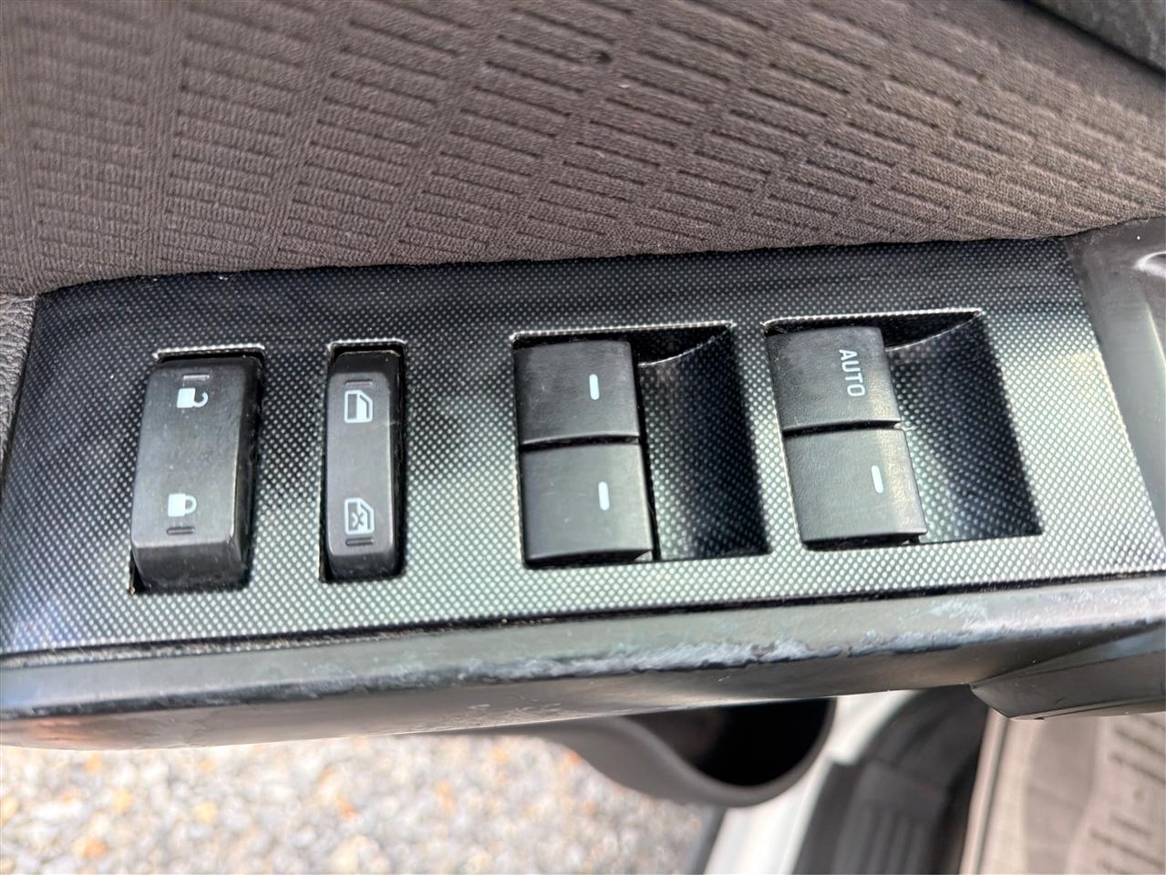 Ford Explorer XLT 4.0L 2WD 2010