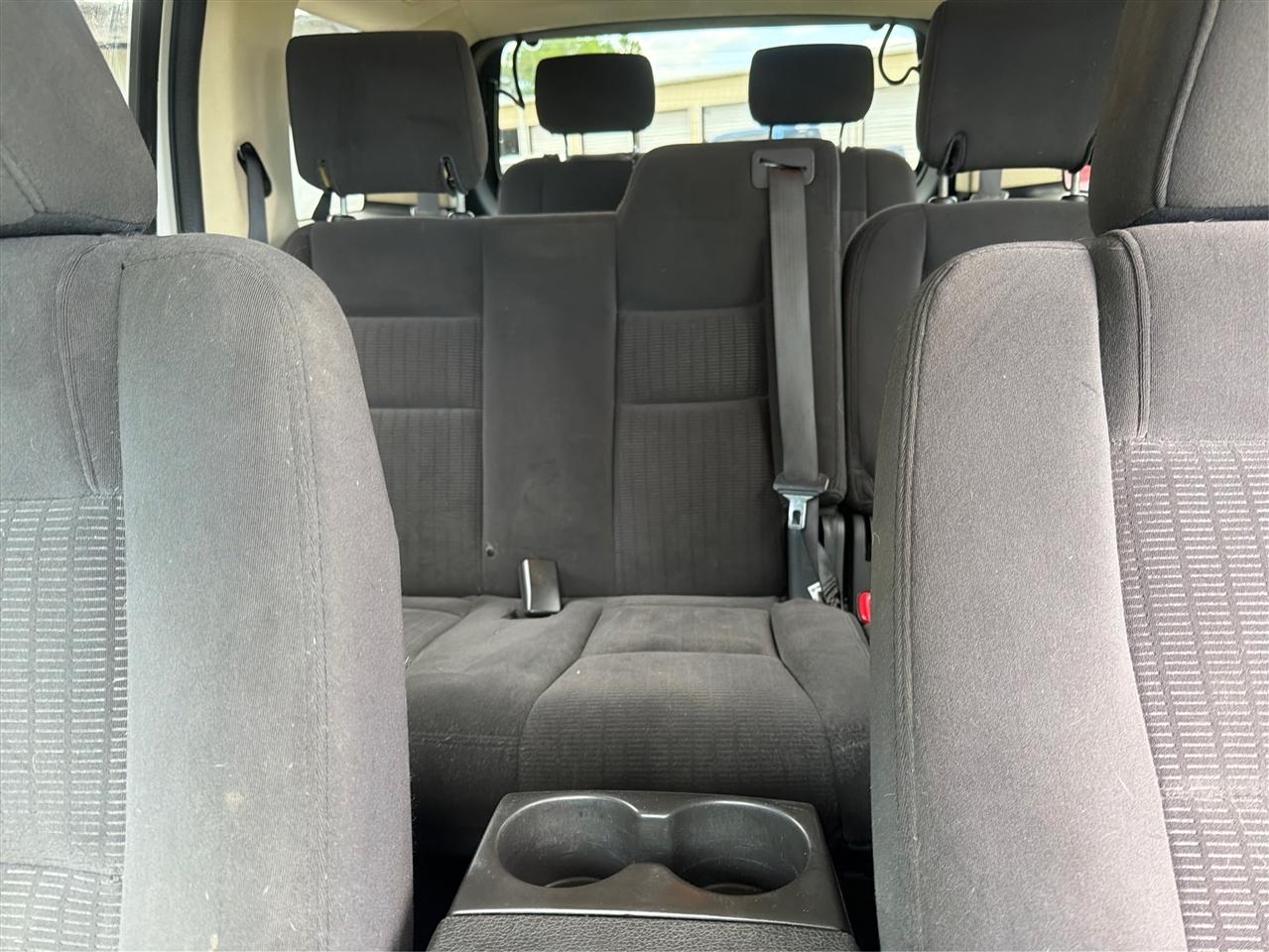 Ford Explorer XLT 4.0L 2WD 2010