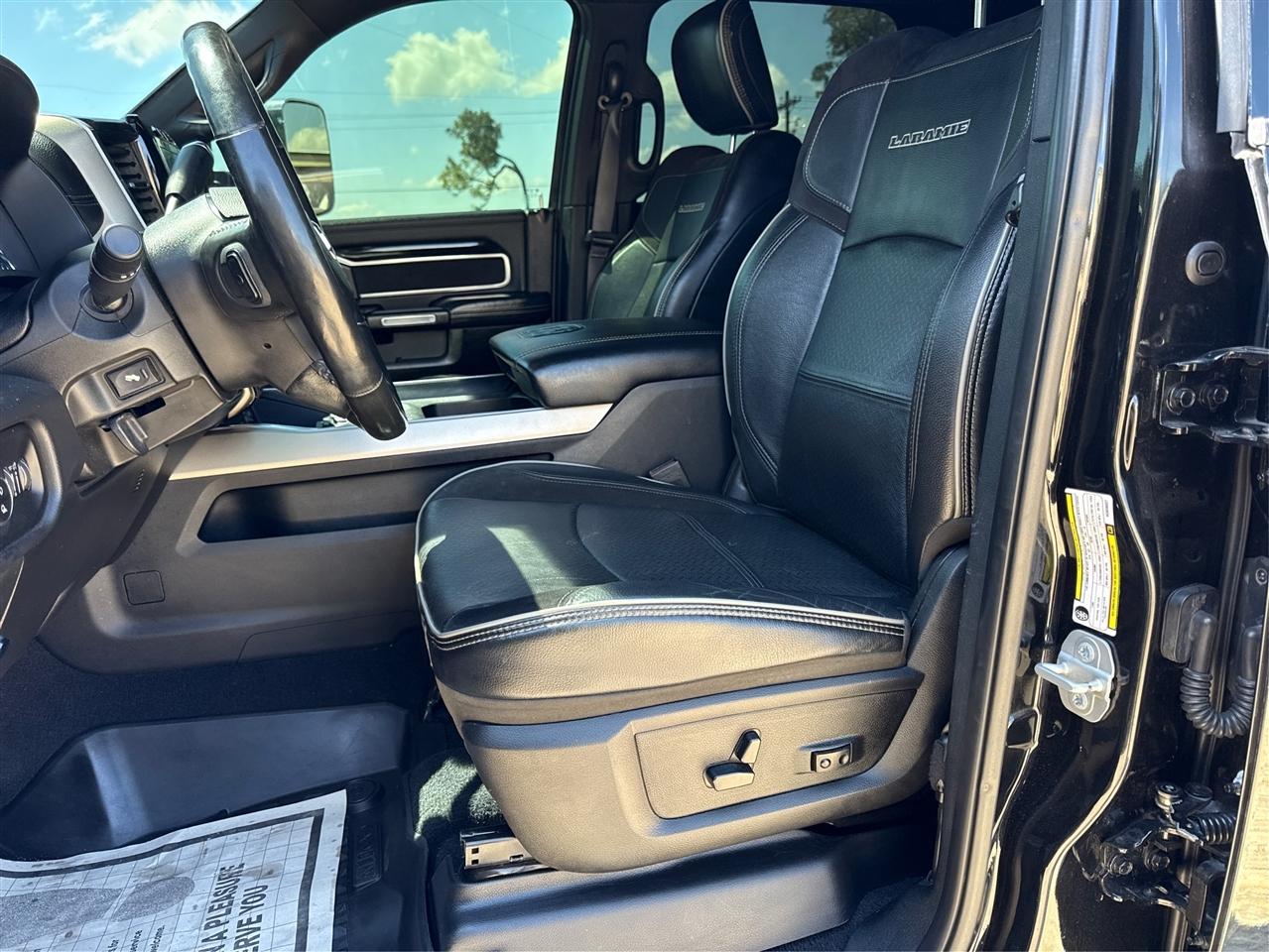 RAM 2500 Laramie Crew Cab SWB 4WD 2019