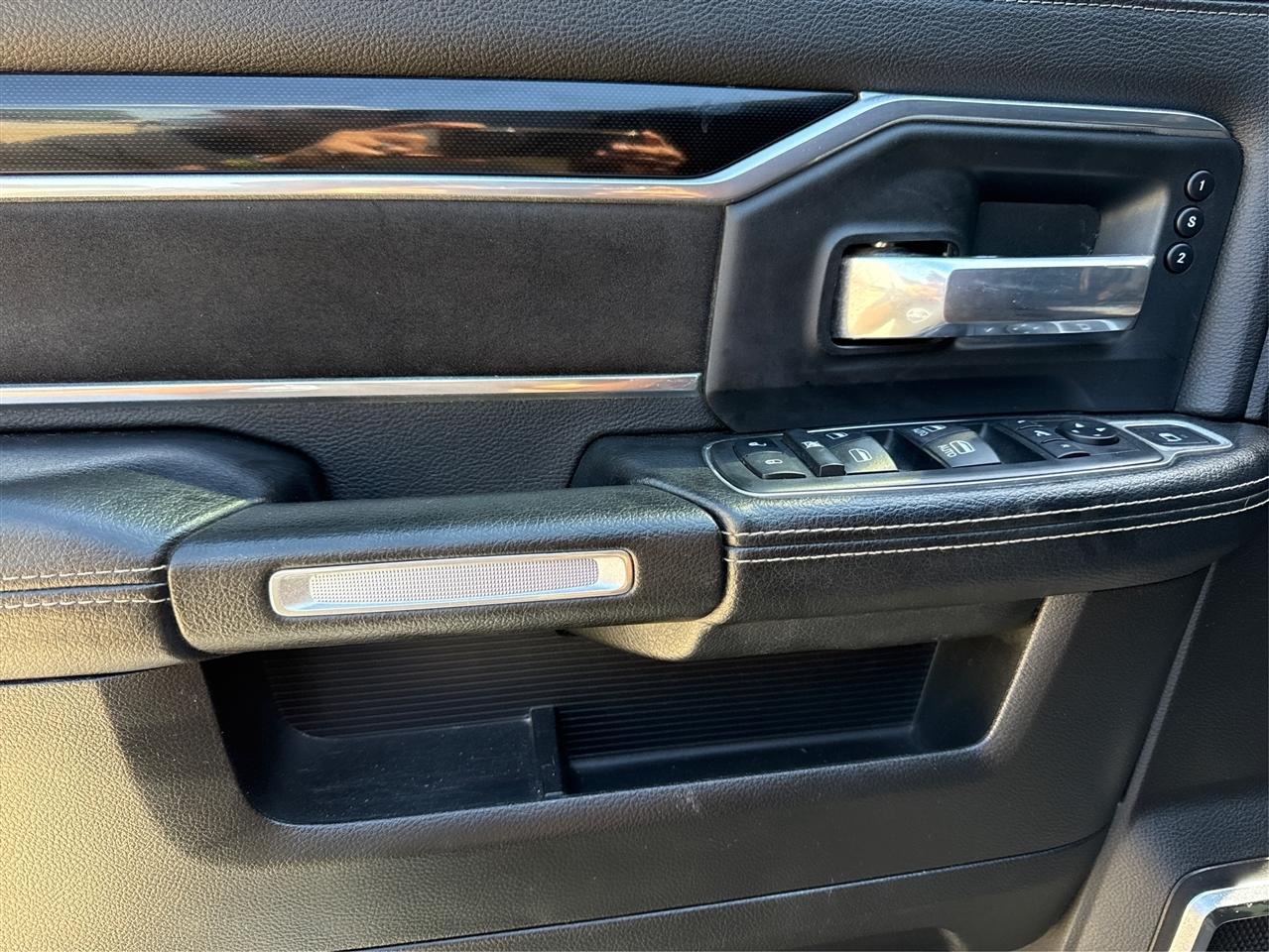 RAM 2500 Laramie Crew Cab SWB 4WD 2019
