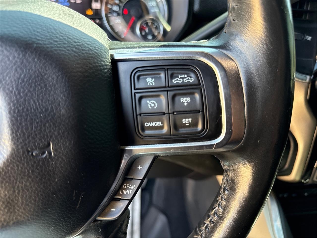 RAM 2500 Laramie Crew Cab SWB 4WD 2019