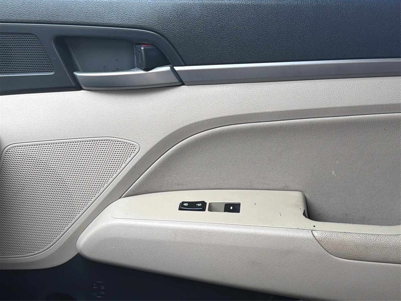 Hyundai Elantra SEL 2018