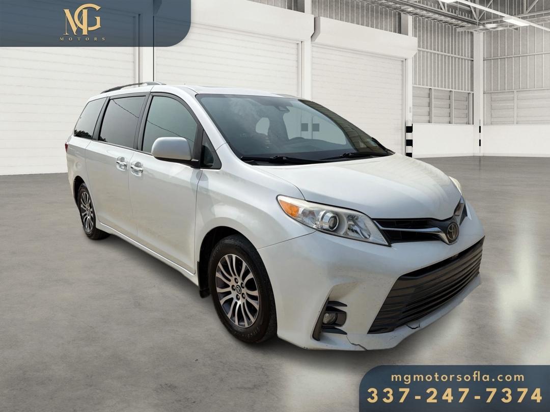 2018 Toyota Sienna XLE Auto Access Seat FWD 7-Passenger