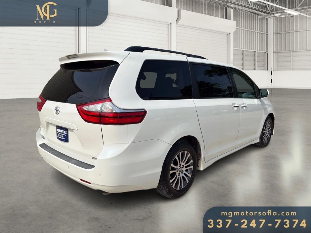 Toyota Sienna  2018