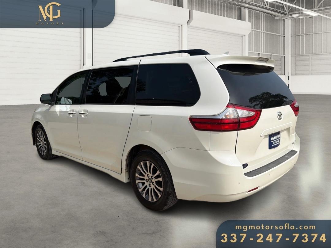Toyota Sienna  2018