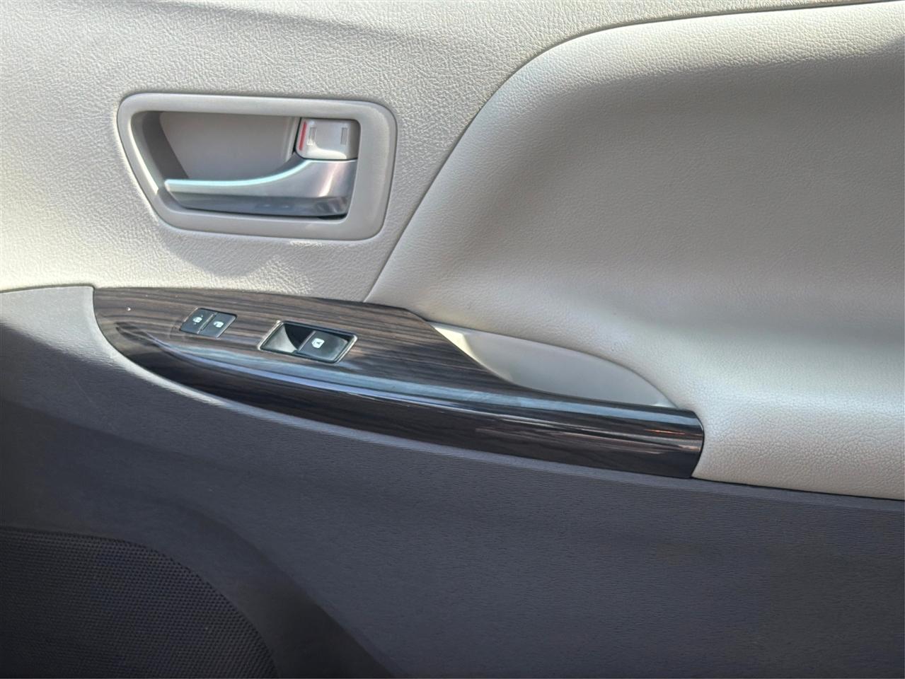 Toyota Sienna  2018