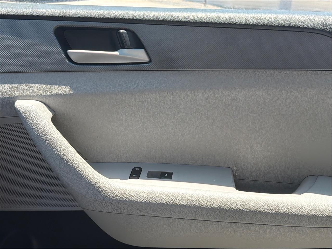Hyundai Sonata SE 2.4L 2018