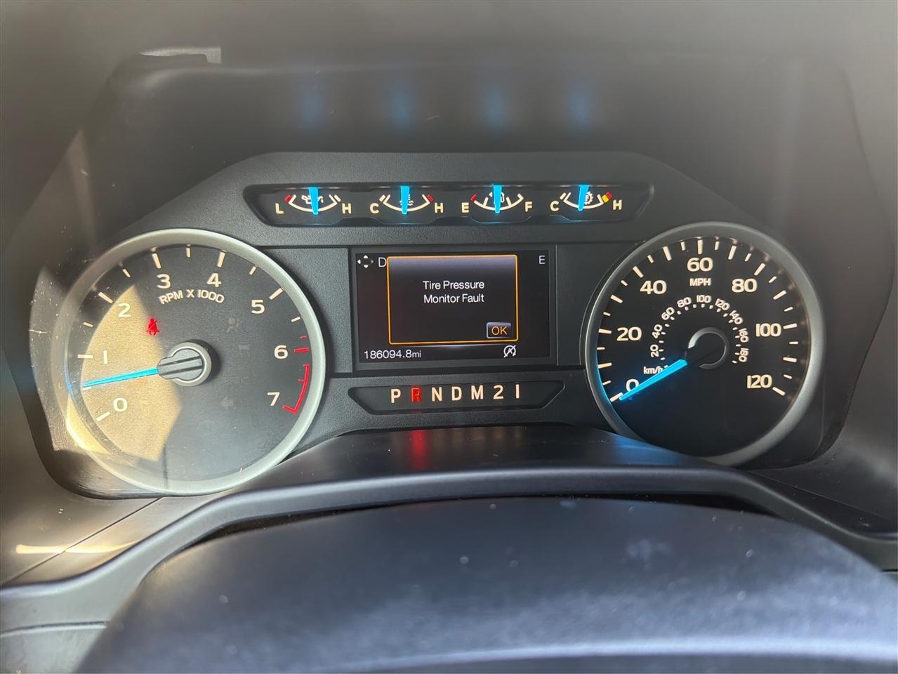 Ford F-150 2WD SuperCrew 145" XLT 2015
