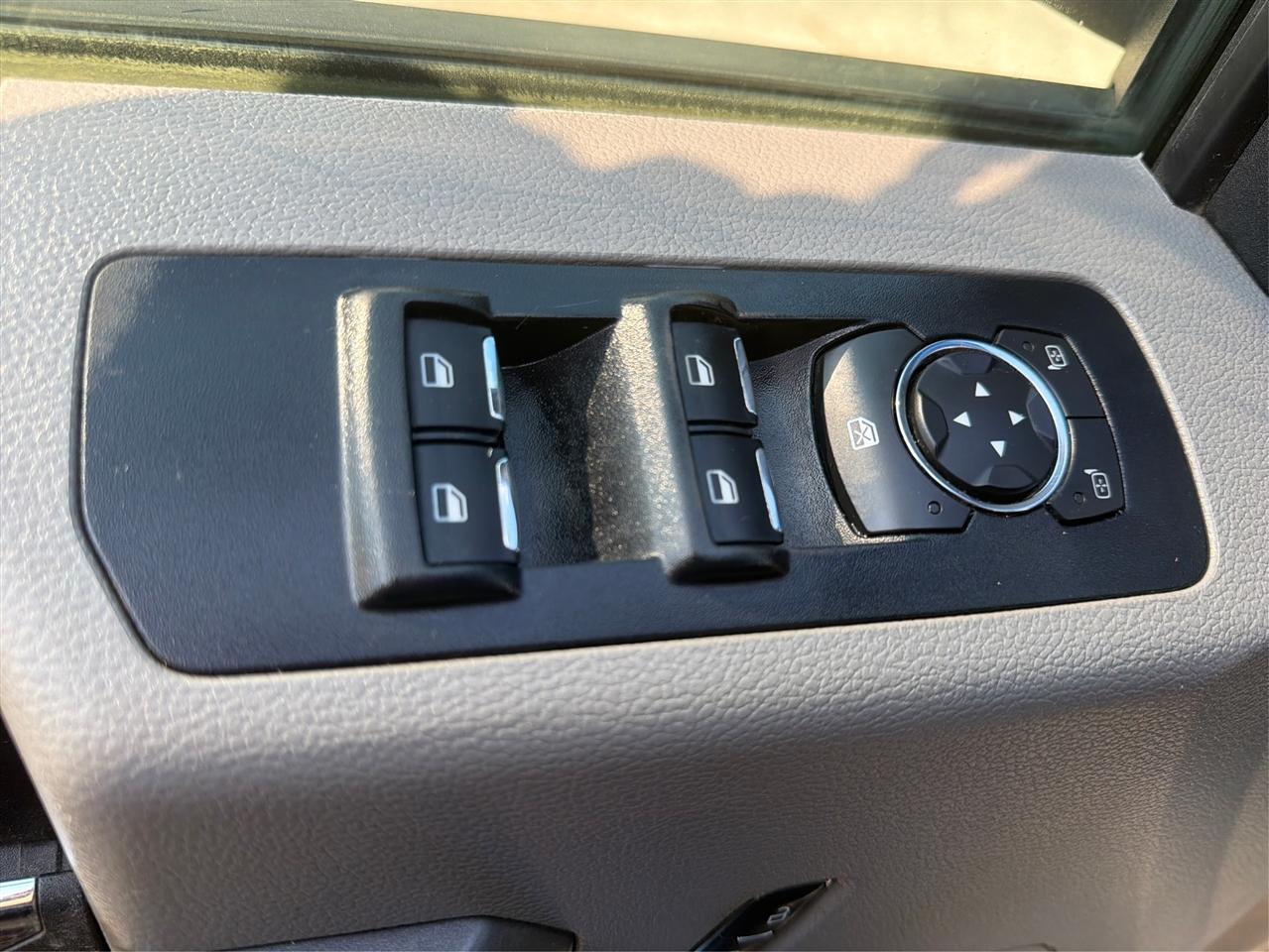 Ford F-150 2WD SuperCrew 145" XLT 2015