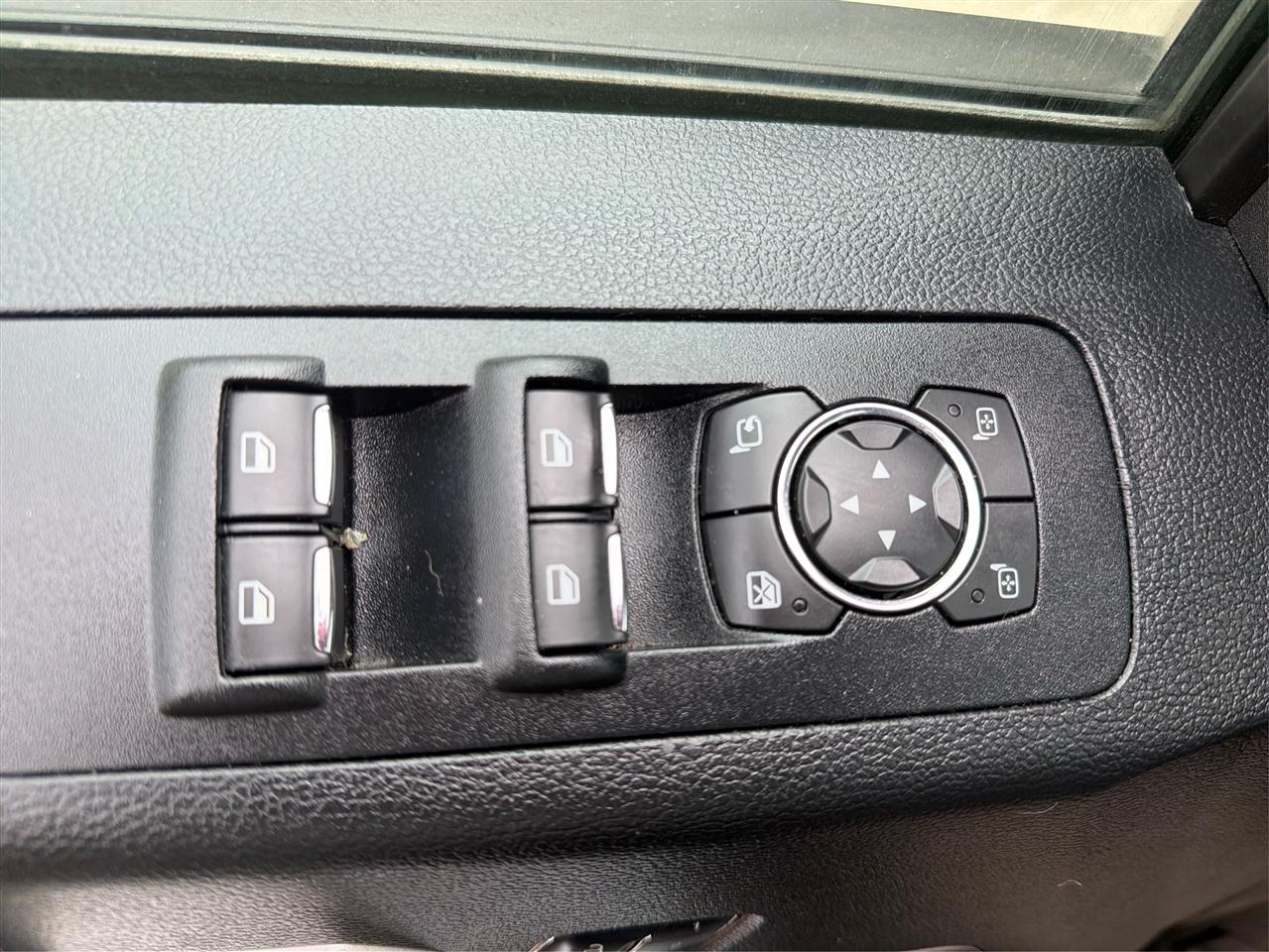 Ford F-150 2WD SuperCrew 145" Lariat 2016