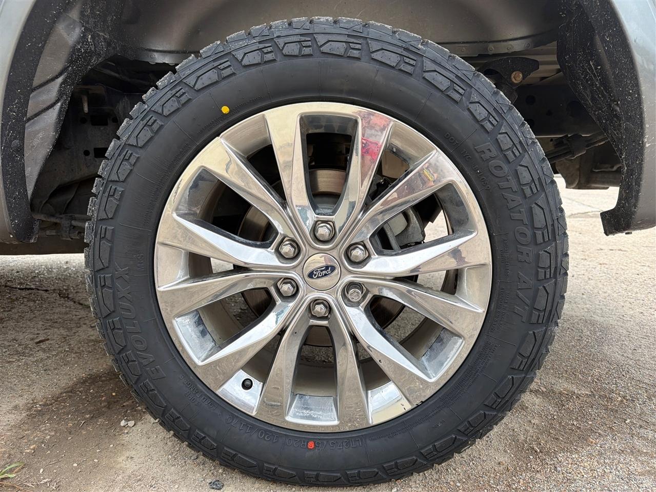 Ford F-150 2WD SuperCrew 145" Lariat 2016